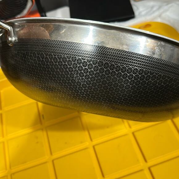 HexClad Hybrid Nonstick 14-Inch Good Wok MSRP $303 - Picture 3 of 7